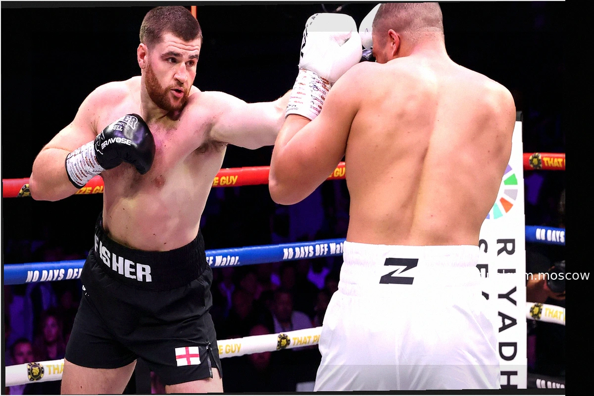 Джонни Фишер одержал победу над Микаэлем Пироттоном на Zuffa Boxing 11